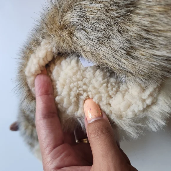 Daphne's Drivers Golf Plush Head Cover Beaver Golfing Puppet - Picture 5 of 7